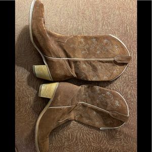 Vintage embroidered suede Wolverine boots